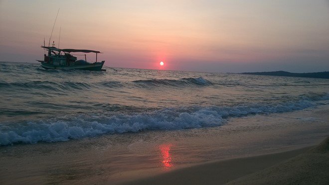 Mặt trời khuất bóng ở Gành Gió. Mặt trời khuất bóng ở Gành Gió.